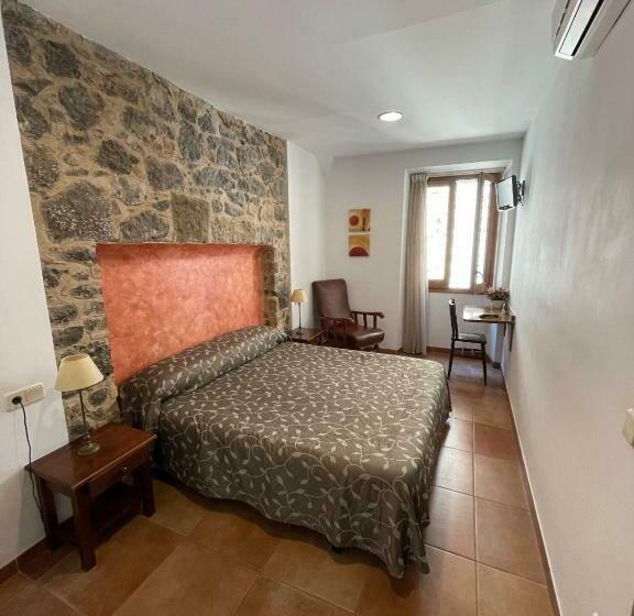 스탠다드 룸, Fonda Mitjà