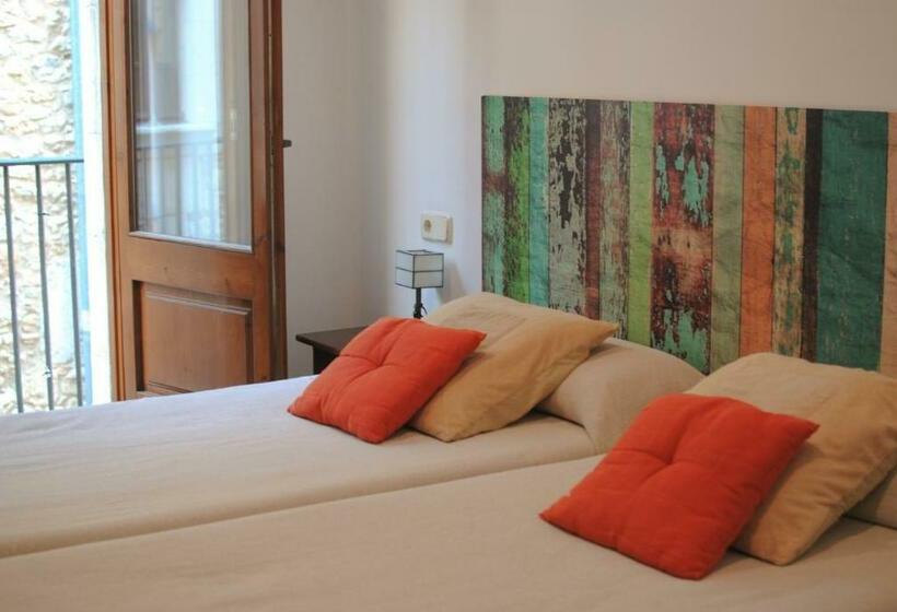 스탠다드 룸, Fonda Mitjà