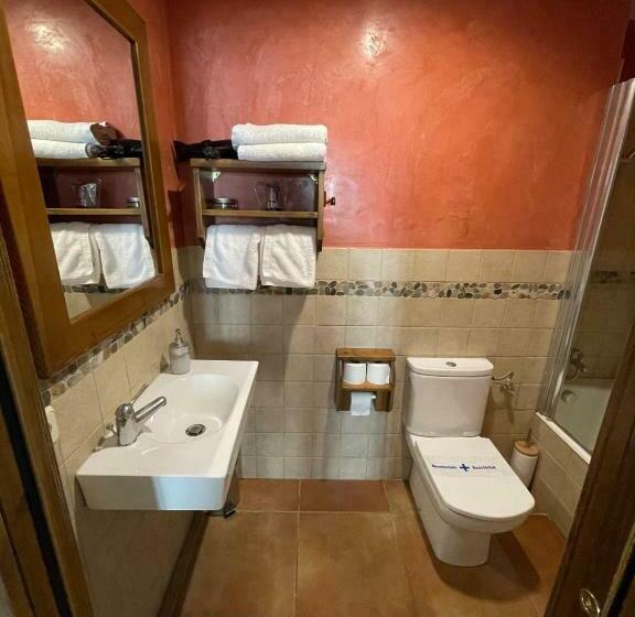 스탠다드 룸, Fonda Mitjà