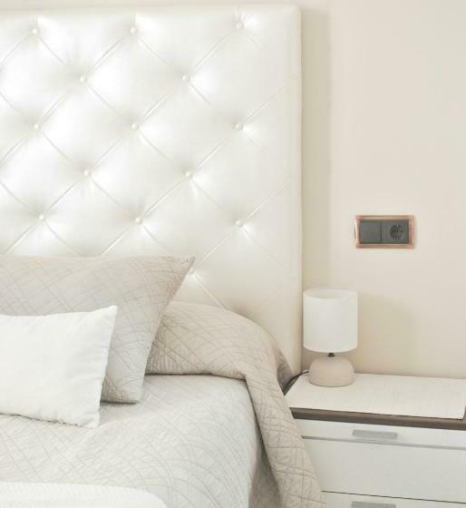 스탠다드 룸, Fonda Mitjà