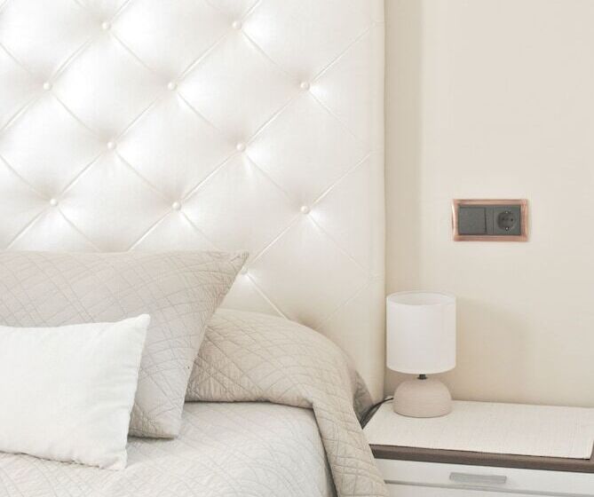 스탠다드 룸, Fonda Mitjà