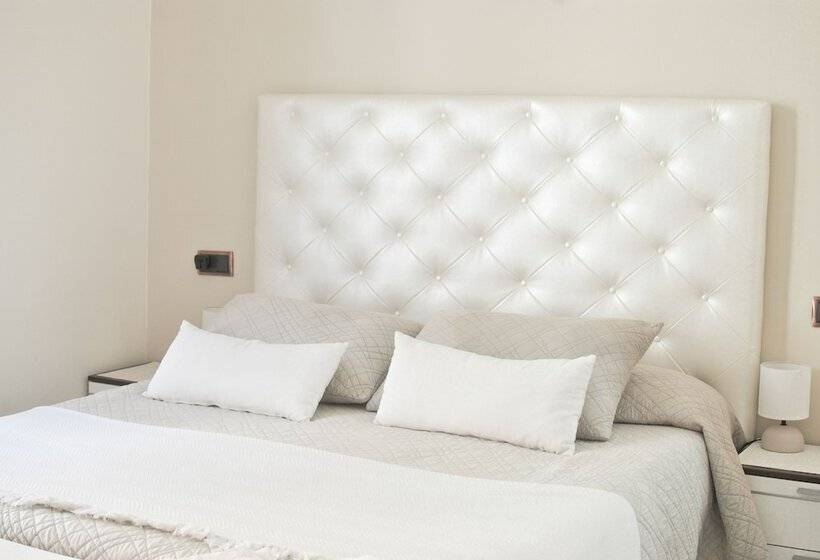 스탠다드 룸, Fonda Mitjà