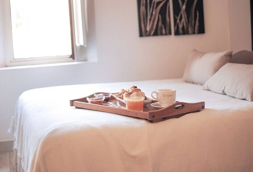 스탠다드 트리플 룸, Fonda Mitjà