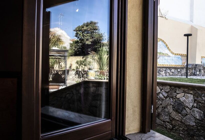 スタンダードルーム, Garibaldi