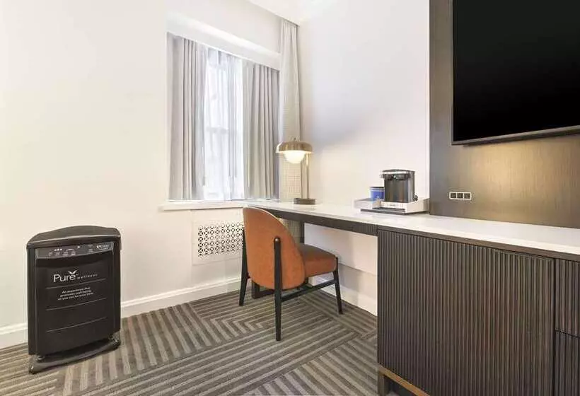 キングサイズベッドのスタンダードルーム, Hilton Orlando