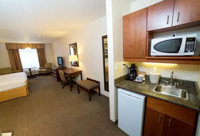 スイート, Holiday Inn Express Hotel & Suites   Slave Lake, An Ihg