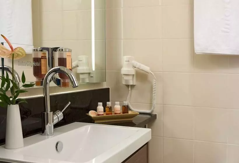 استودیوی استاندارد, Intercityhotel Essen