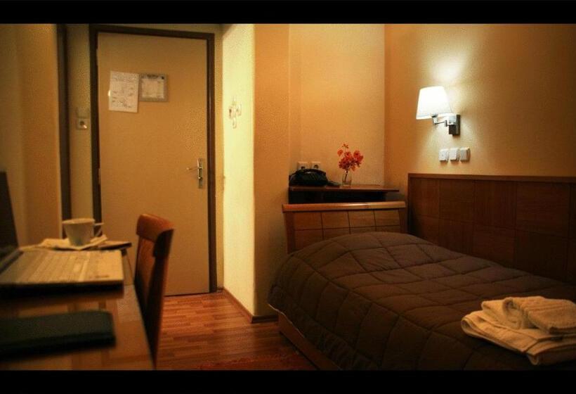 标准单人间, Lakonia