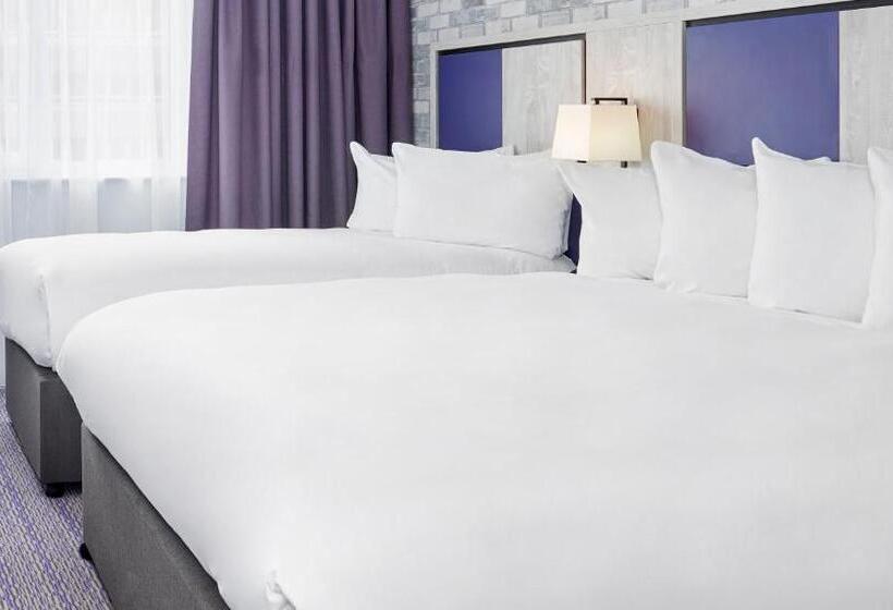 スタンダードルーム, Leonardo Swindon