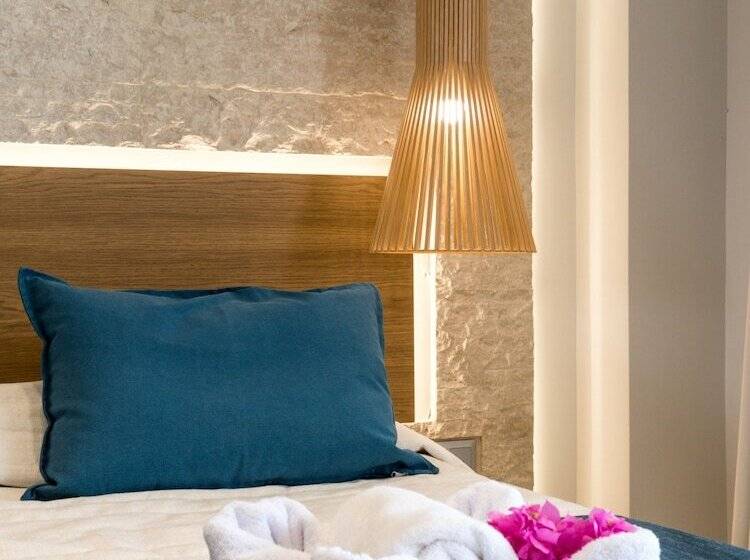 オーシャンビューデラックスルーム, Marinos Beach