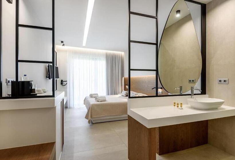 スーペリアールーム, Marinos Beach