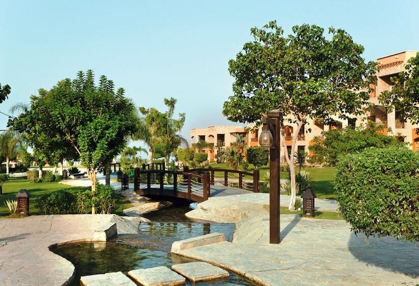 Classic Room Double Bed Sea View, Mövenpick Resort El Sokhna