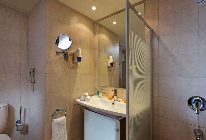 اتاق لوکس با چشم‌انداز باغ, Mövenpick Resort El Sokhna