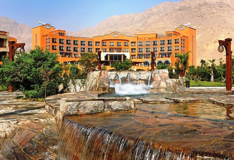 اتاق لوکس با چشم‌انداز باغ, Mövenpick Resort El Sokhna