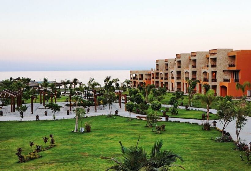اتاق سوپریور با چشم‌انداز دریا, Mövenpick Resort El Sokhna