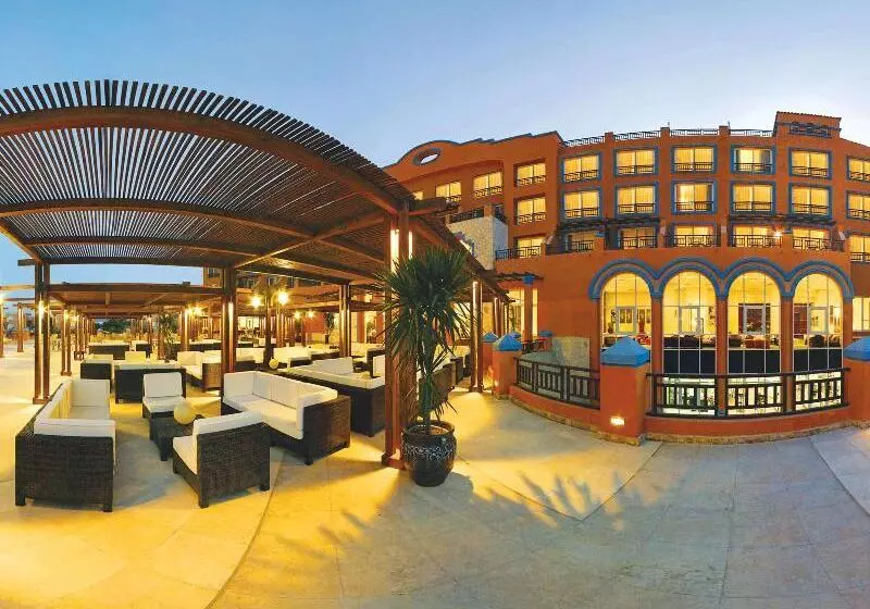 اتاق کلاسیک با چشمانداز دریا, Mövenpick Resort El Sokhna
