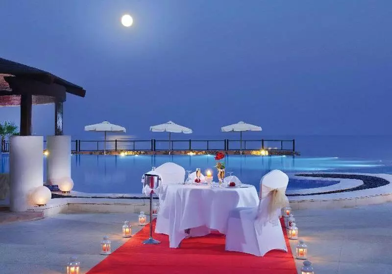 اتاق لوکس با چشمانداز باغ, Mövenpick Resort El Sokhna