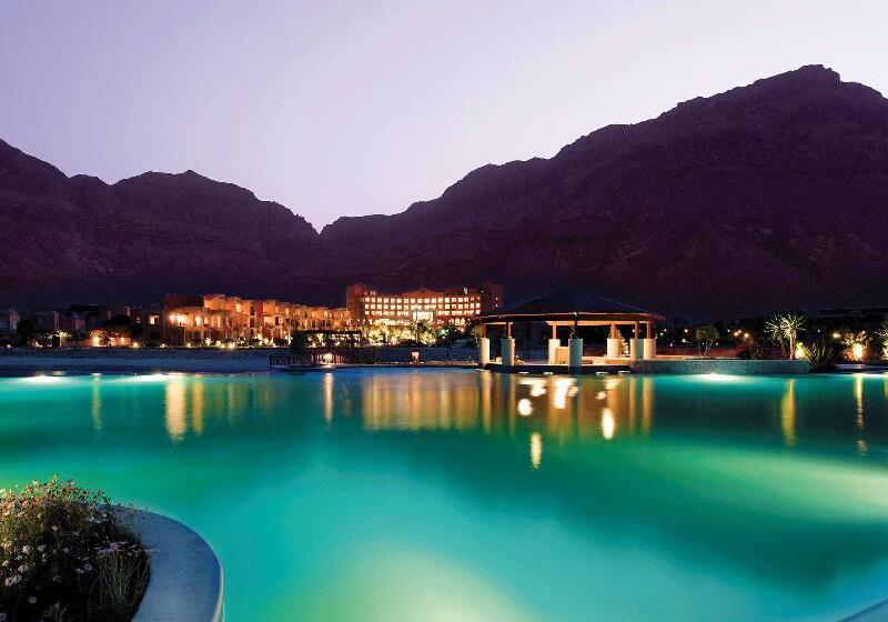 اتاق کلاسیک با چشم‌انداز دریا, Mövenpick Resort El Sokhna