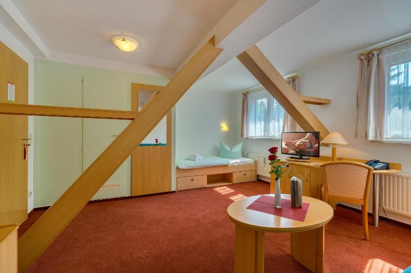 اتاق سوپریور با چشم‌انداز دریا, Mövenpick Resort El Sokhna