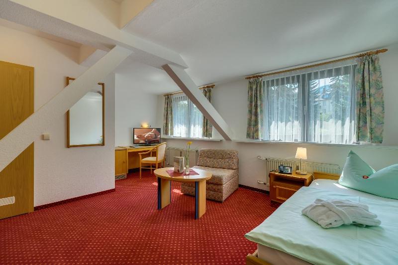 اتاق سوپریور با چشم‌انداز دریا, Mövenpick Resort El Sokhna