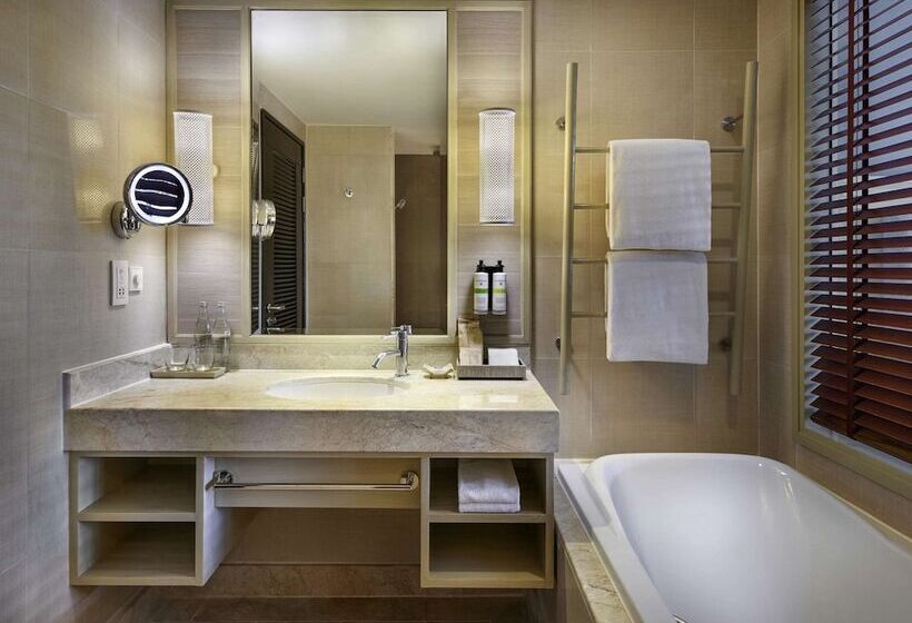 חדר דלוקס נוף לים, Pullman Phuket Panwa Beach Resort