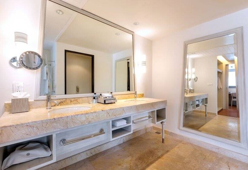 סוויטה דלוקס, Pullman Phuket Panwa Beach Resort