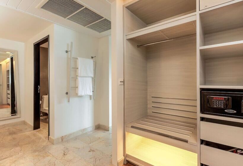 סוויטה דלוקס, Pullman Phuket Panwa Beach Resort