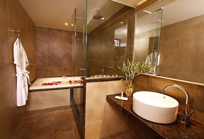 חדר פרמיום, Reina Isabel