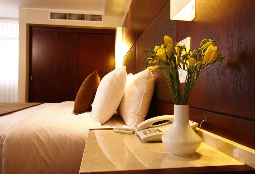 חדר פרמיום, Reina Isabel