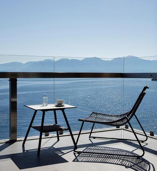 Люкс Deluxe Вид на Море, Aquila Elounda Village Resort, Suites & Spa
