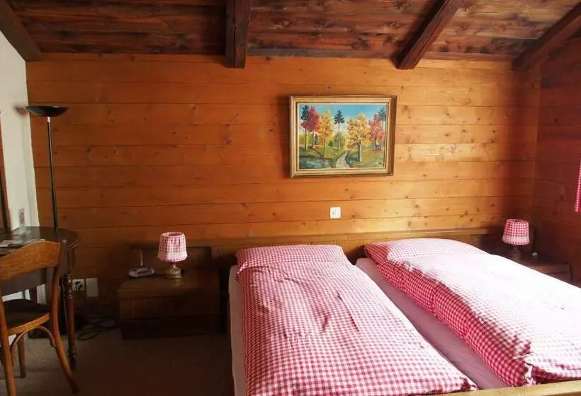 Habitació Estàndard, Simmental