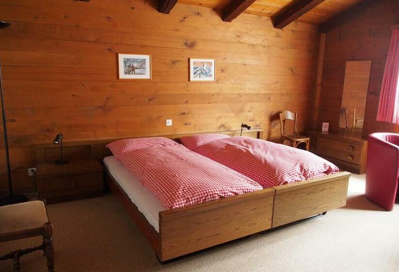 חדר סטנדרט לשלושה, Simmental