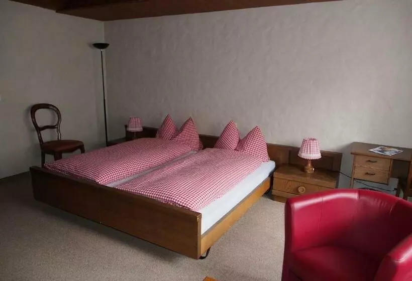 Habitació Triple Estàndard, Simmental