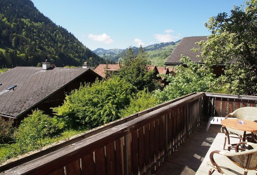 Номер Стандарт Трехместный, Simmental