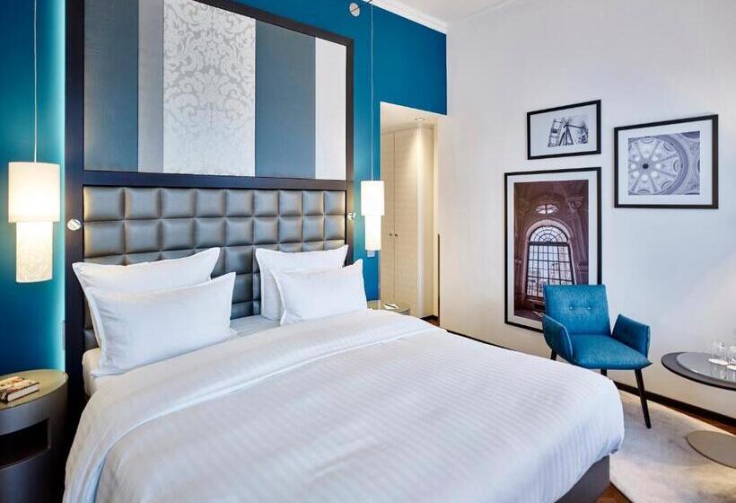 اتاق سوپریور با تخت بزرگ, Steigenberger Hotel Herrenhof