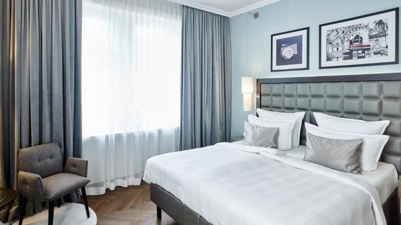 디럭스 룸 킹사이즈 침대, Steigenberger Hotel Herrenhof