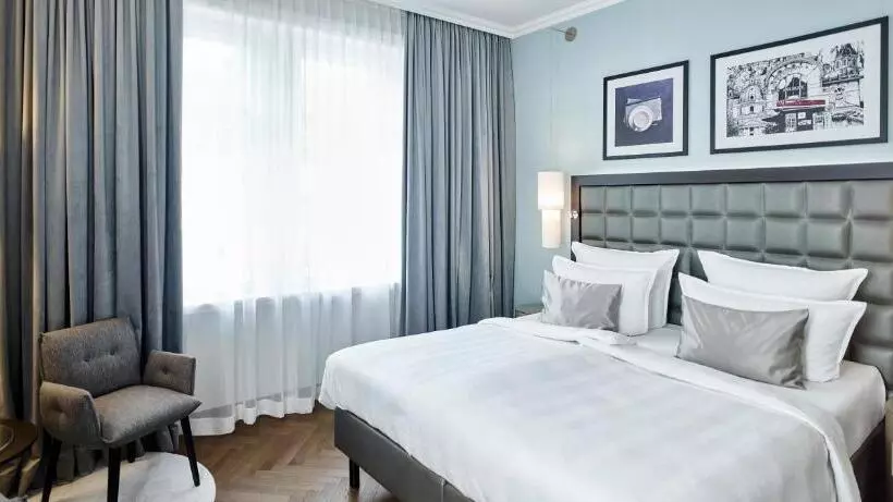 اتاق سوپریور با تخت بزرگ, Steigenberger Hotel Herrenhof