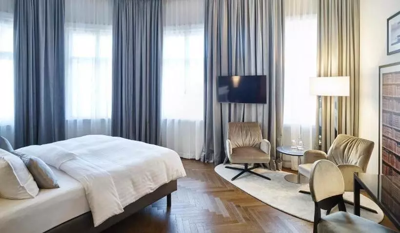 اتاق لوکس, Steigenberger Hotel Herrenhof