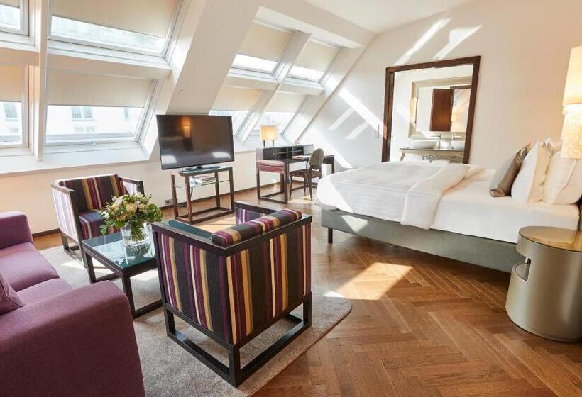 سوییت جونیور, Steigenberger Hotel Herrenhof