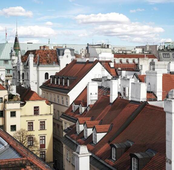 سوییت جونیور, Steigenberger Hotel Herrenhof