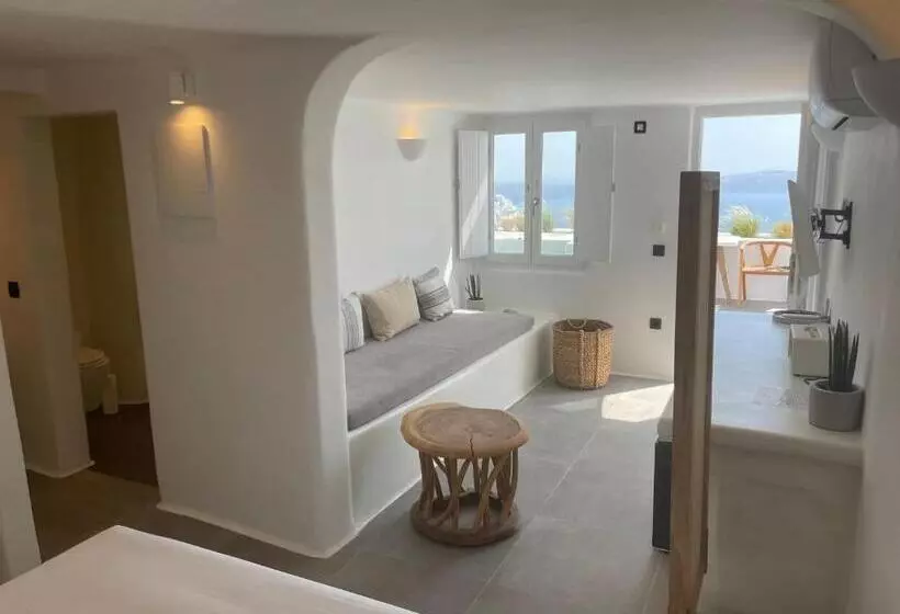 Superior suite with view, Nomikos Villas