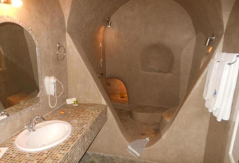 スタンダードスタジオ, Nomikos Villas