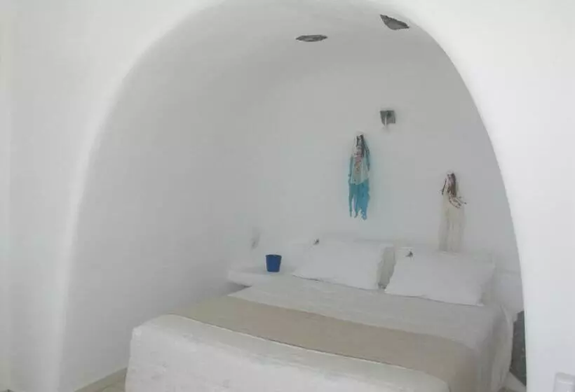 スタンダードスタジオ, Nomikos Villas