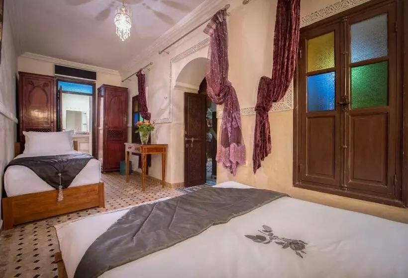 اتاق لوکس سه تخته, Riad Ben Tachfine