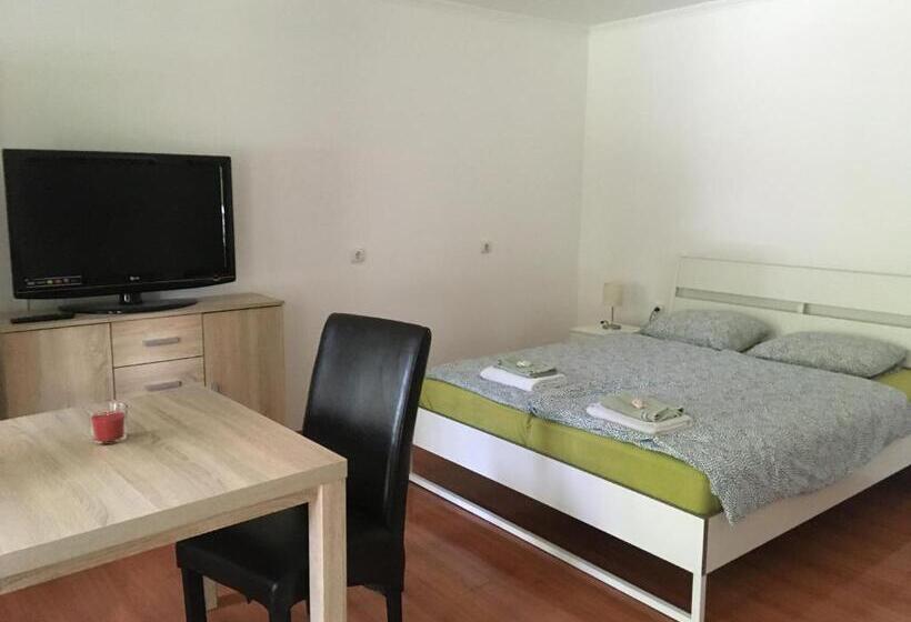 스탠다드 룸, Bakonyi Kemencésház