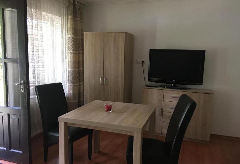 스탠다드 룸, Bakonyi Kemencésház