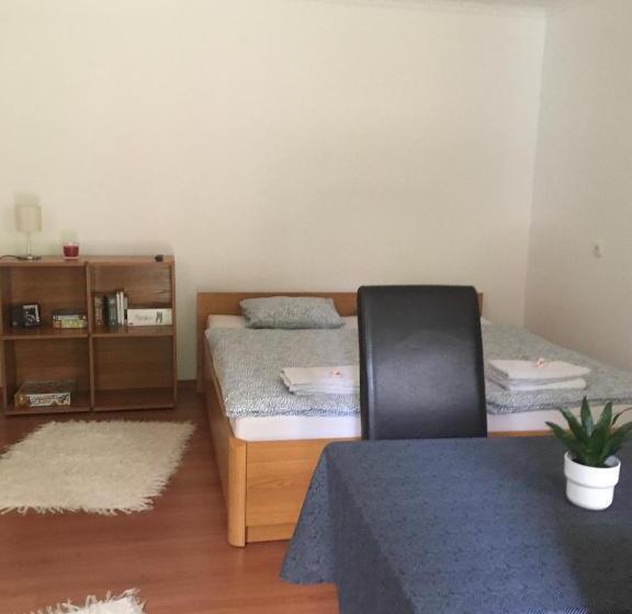 스탠다드 룸, Bakonyi Kemencésház