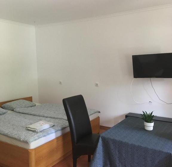 스탠다드 룸, Bakonyi Kemencésház