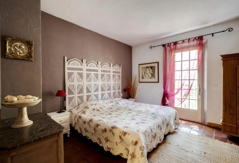 غرفة قياسية, Le Mas Des Anges