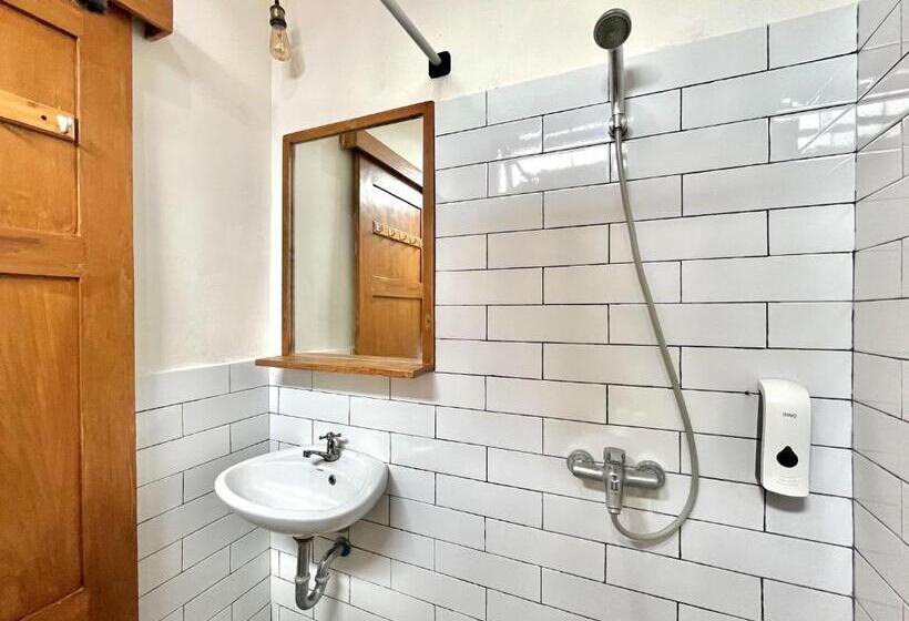 חדר דלוקס, Reddoorz At Mystays Pemuda Cepu Blora